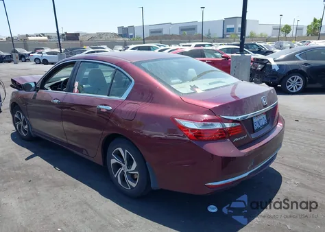 2017 Honda Accord Lx z USA, uszkodzony, nr VIN 1HGCR2F32HA158198